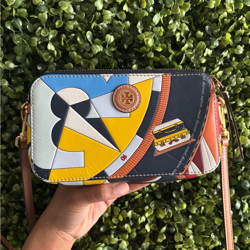 Tory Burch multicoloured crossbody bag with a unique design #crossbodybag